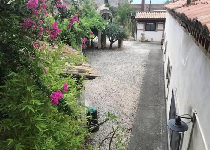 Tenuta Baronale Jo - Sant'elia 4 *